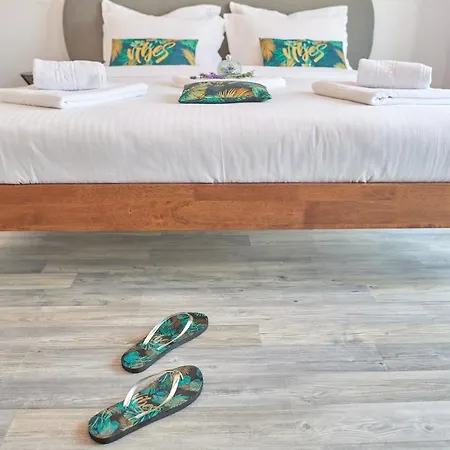 Apartment Sun Symphony At Mamaia Nord Beach Side *