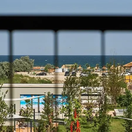 Sun Symphony At Mamaia Nord Beach Side Apartment